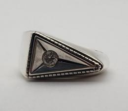 25HS-R-TR01-SV : RING " TRIANGLE RING " 