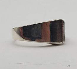 25HS-R-TR01-SV : RING " TRIANGLE RING " 
