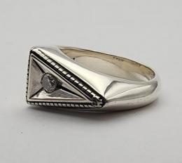 25HS-R-TR01-SV : RING " TRIANGLE RING " 