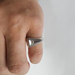 25HS-R-TR01-SV : RING " TRIANGLE RING " 