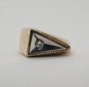 25HS-R-TR01-K10.K18YG : RING " TRIANGLE RING " 