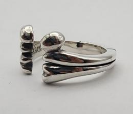 26HS-R-CB01-SV : HΦS / RING / CROSSBONES / LARGE