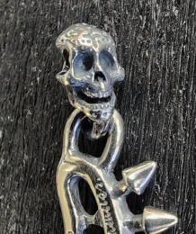 24NT-CKCT001SS : PENDANT / SKULL & COBRA KNIFE