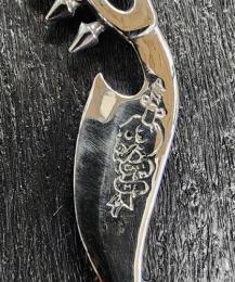 24NT-CKCT001SS : PENDANT / SKULL & COBRA KNIFE